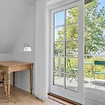 4 Bedroom Amazing In アッセンズ