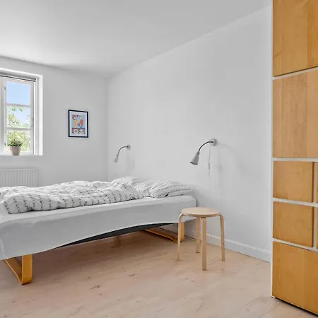 Дом отдыха 4 Bedroom Amazing In *
