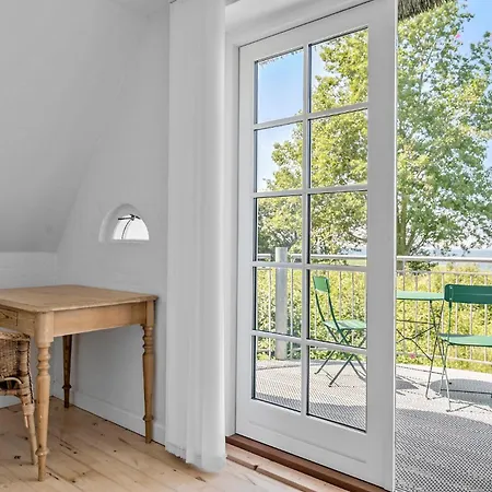 4 Bedroom Amazing In Ассенс