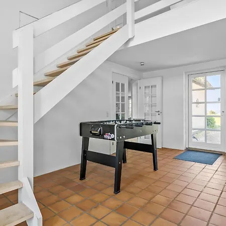 4 Bedroom Amazing In Дом отдыха *