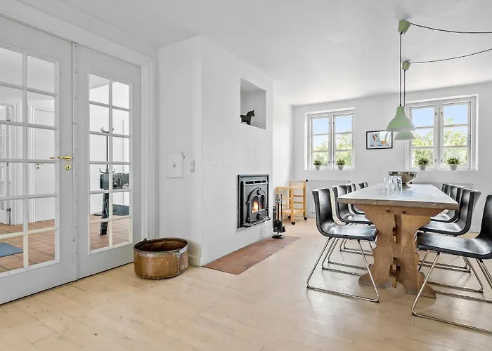 4 Bedroom Amazing In 펜션