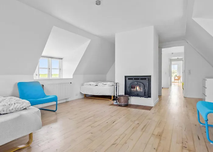 4 Bedroom Amazing In *