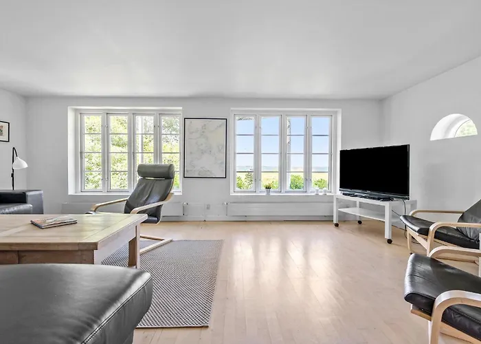 4 Bedroom Amazing In *